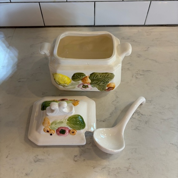Vintage Ceramic Embossed Vegetable Soup Tureen with Ladle Oval Japan Whimsical - Picture 5 of 10